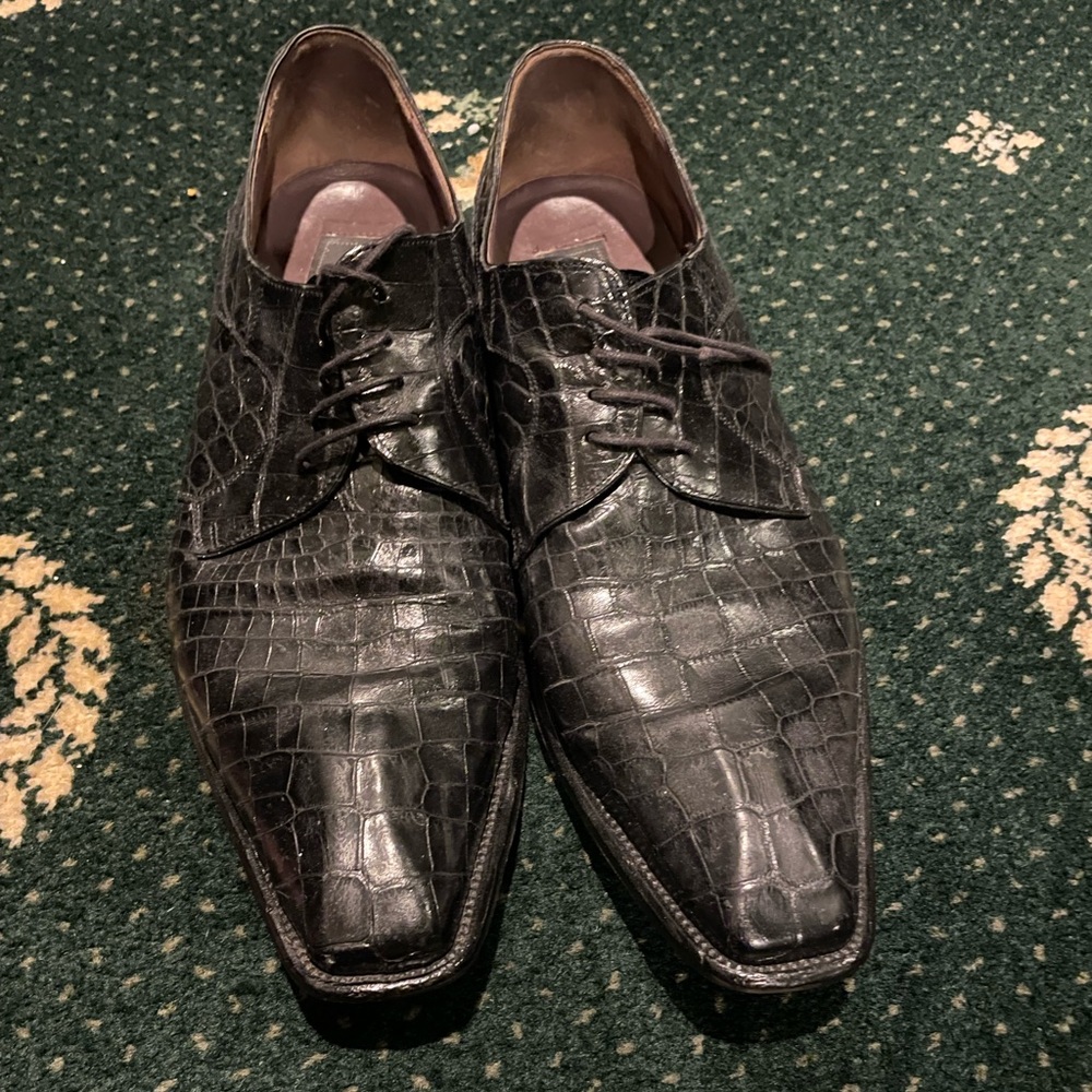 Mezlan men’s lace up shoes. Crocodile leather.